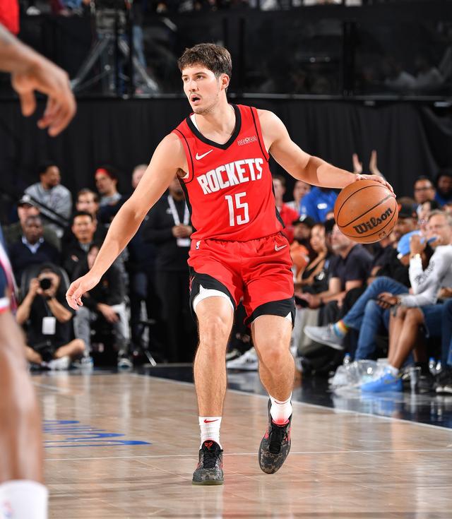 场均三分球 场均三分球