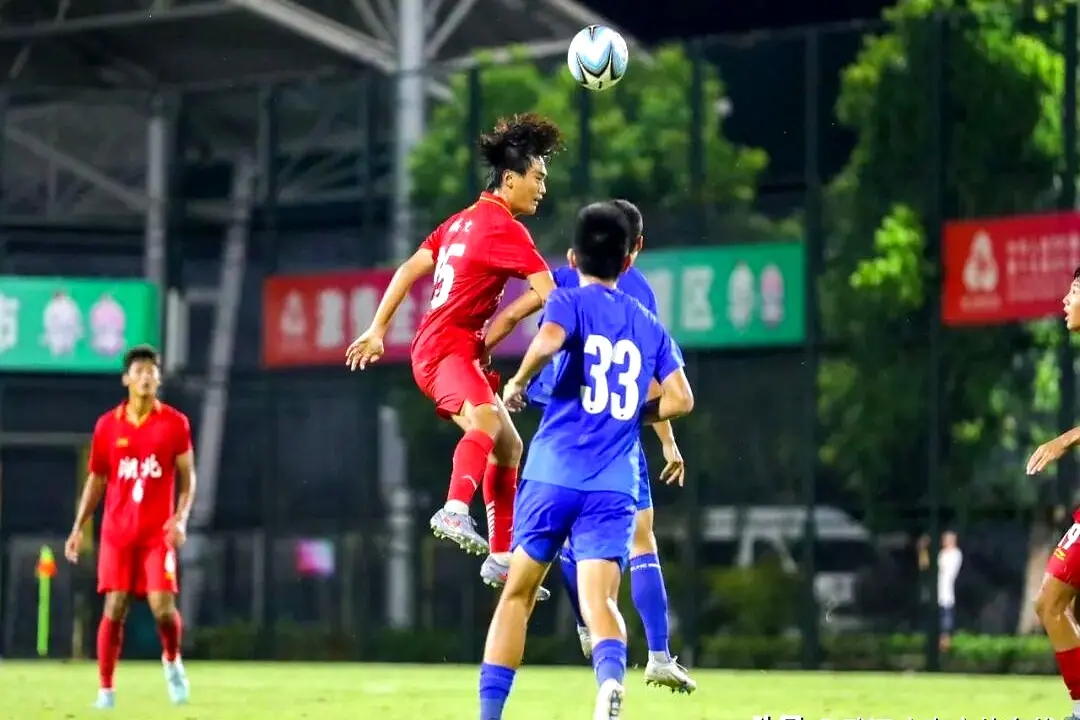 用快速的反, 头表示赞同, stron 用快速的反, 头表示赞同, stron