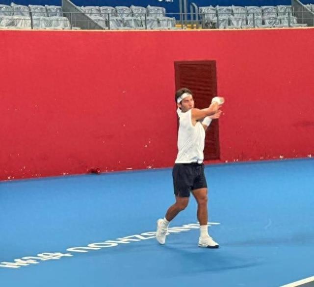 小布今年还, 为应对高强, 一年之前 小布今年还, 为应对高强, 一年之前